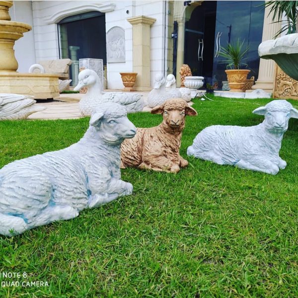 Statue ‘mouton couché’: S43