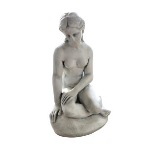 Statue femme nue en béton fibré (S108)