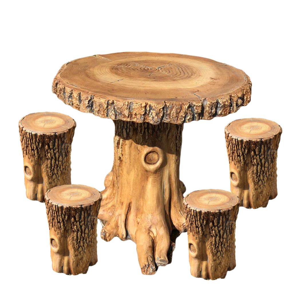 pack magnifique constitué d'une table en forme d'arbre et 4 tabourets.