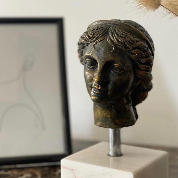 Statues de « Vénus » avec supports : S19