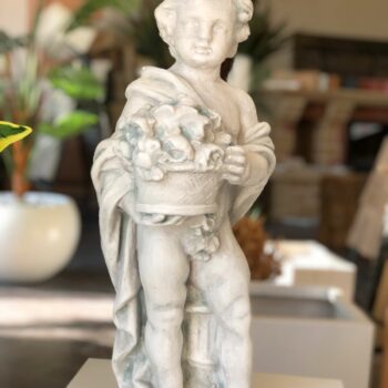 Statue ‘enfant au panier de fleurs’ : S26